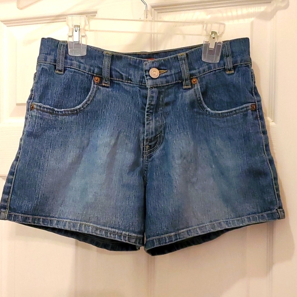 Vintage Levi's jJeans for Girls Distressed Denim Jean 4 Pocket Shorts - Picture 2 of 2